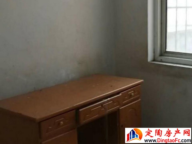 北苑小区 3室2厅 115平米 简单装修 1333元/月