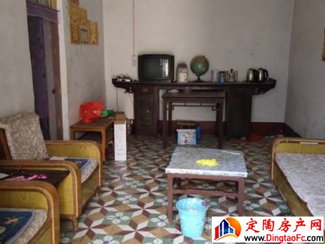 金帝花园 3室2厅 130平米 简单装修 667元/月