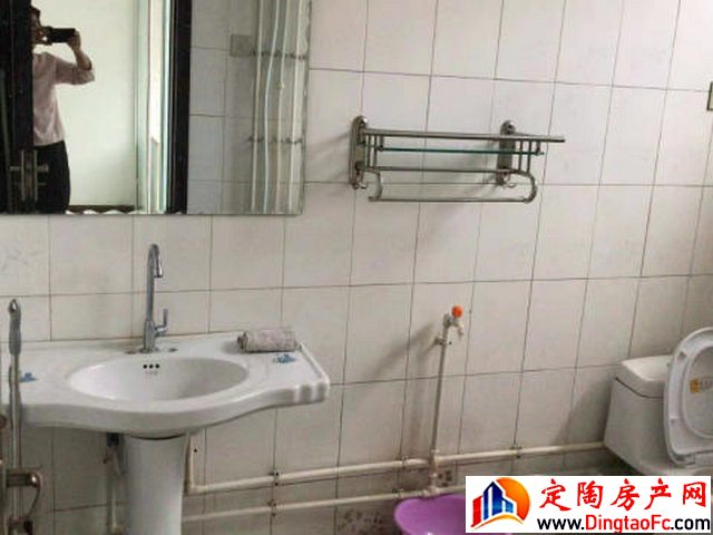 北苑小区 2室2厅 92平米 精装修 1083元/月