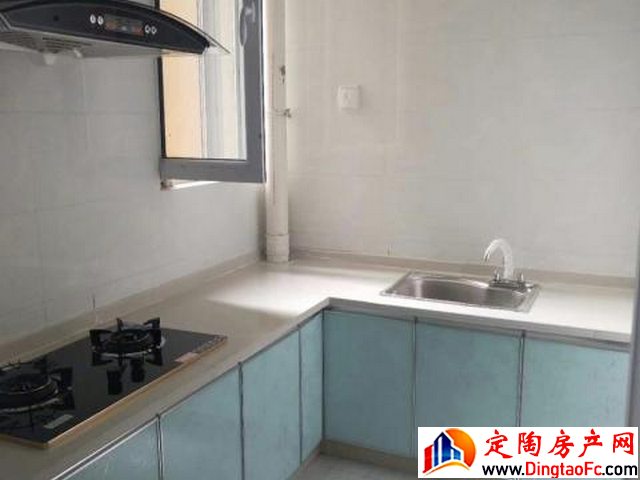 翡翠湾 3室2厅 107平米 简单装修 1085元/月