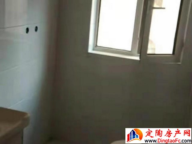 美景国际现代城 3室2厅 141平米 精装修 1333元/月