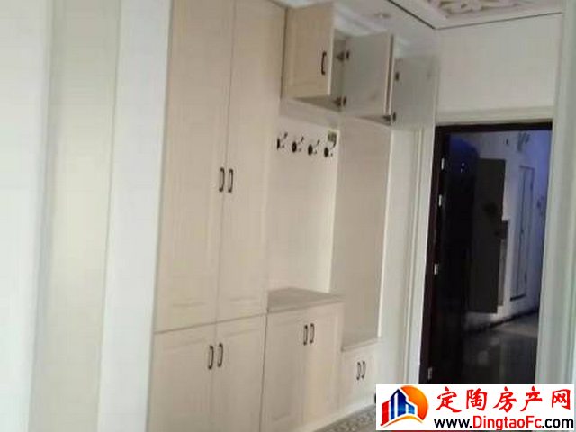 美景国际现代城 4室2厅 142平米 精装修 1500元/月
