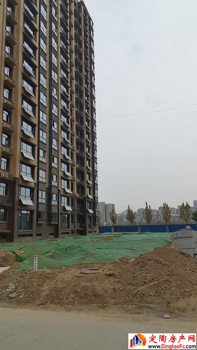 学府名都 3室2厅 148.0平米 毛坯 77万元