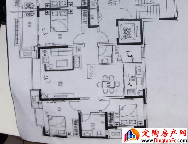 艺达凯旋城 3室2厅 131.0平米 毛坯 50万元