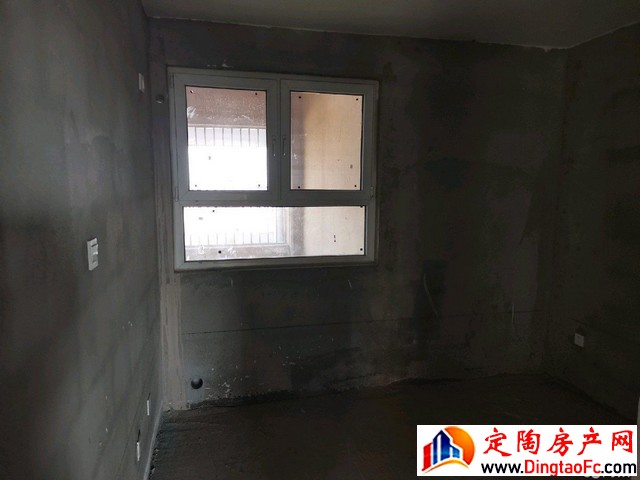 艺达凯旋城 3室2厅 115.0平米 毛坯 48万元
