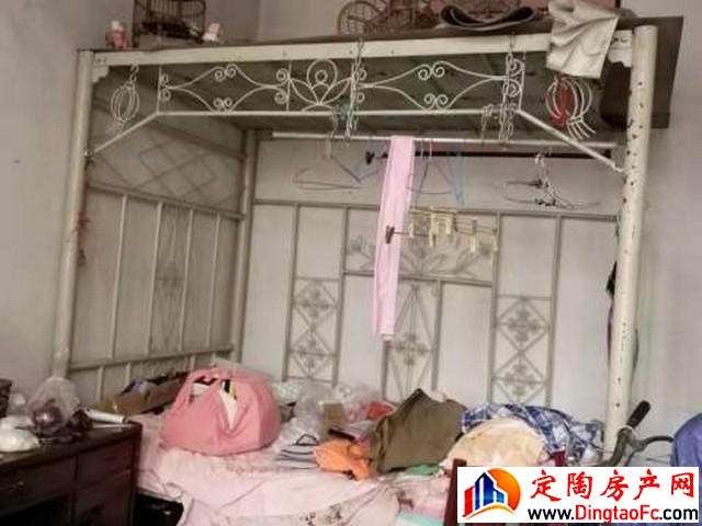 汇元小区 4室2厅 130平米 简单装修 1125元/月