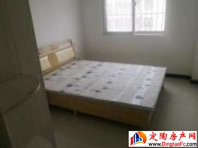 翡翠湾 3室2厅 97平米 简单装修 1290元/月