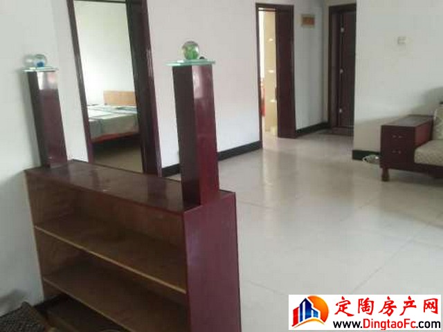 御景新城 3室2厅 130平米 简单装修 791元/月