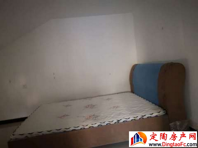 翡翠湾 2室1厅 100平米 简单装修 830元/月