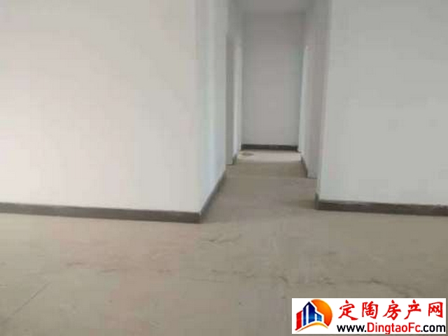 美景国际现代城 3室2厅 122平米 简单装修 920元/月