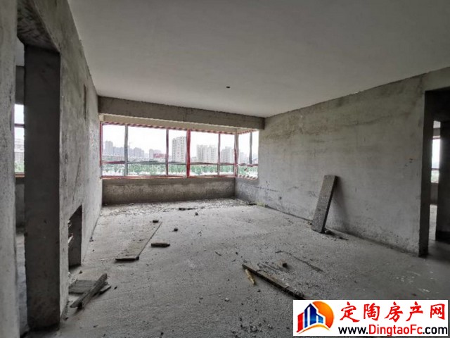 学府名都 3室2厅 150平米 毛坯 65万元