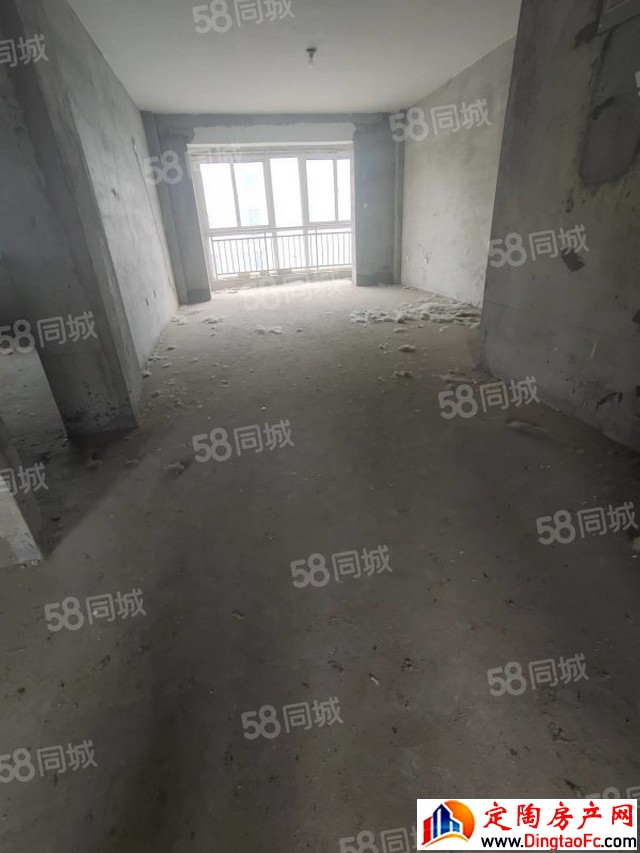 中央新城 3室2厅 137平米 毛坯 66万元