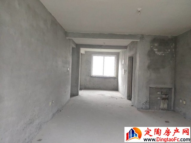 丽锦苑 3室2厅 126平米 毛坯 66万元
