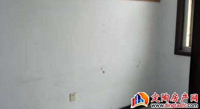 鑫苑小区 3室2厅 97平米 简单装修 1250元/月