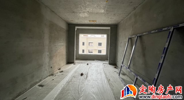 陈集社区 3室2厅 123.5平米 毛坯 37万元
