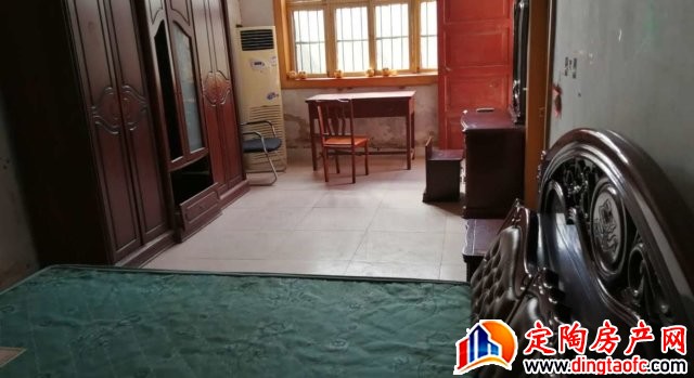 御景新城 3室2厅 238平米 简单装修 708元/月
