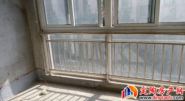 丽锦苑 3室2厅 110平米 毛坯 56万元