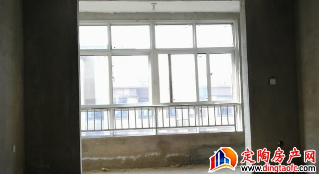 学府名都 3室2厅 126平米 毛坯 65万元