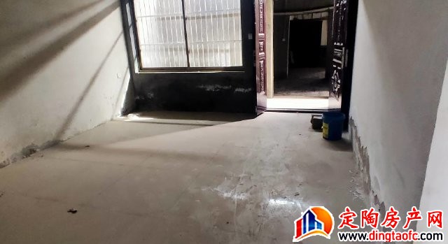 西苑小区 4室2厅 252平米 简单装修 万元