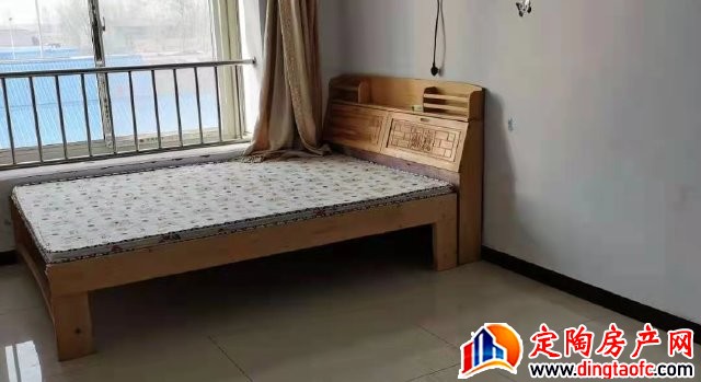 佳和小区 3室2厅 100平米 简单装修 900元/月