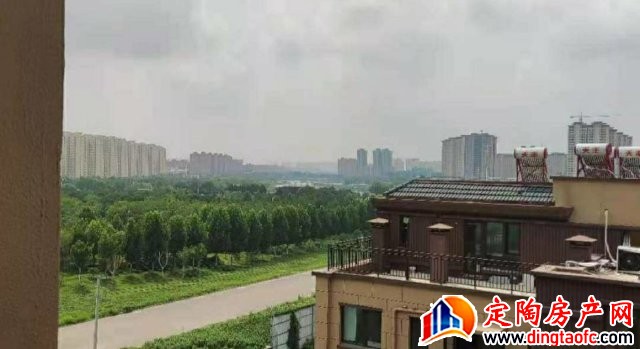 万城花开 3室2厅 138.98平米 简单装修 18000元/月