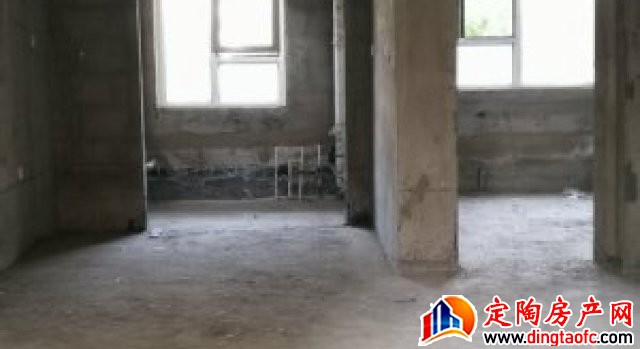镜湖壹号 3室2厅 1232平米 毛坯 62万元